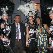Vineet with Film Actor Suchitra Pillai and foreign dancers at event Managed by Wizent 